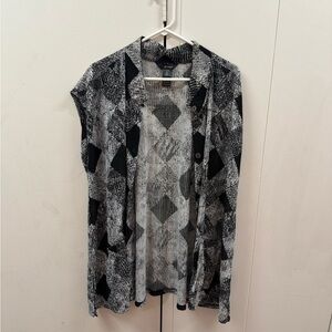 Black and White Geometric Knit Sleeveless Cardigan